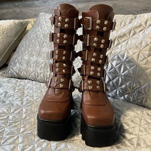 Gorgeous brown platform boots in a size 5 with silver hardware